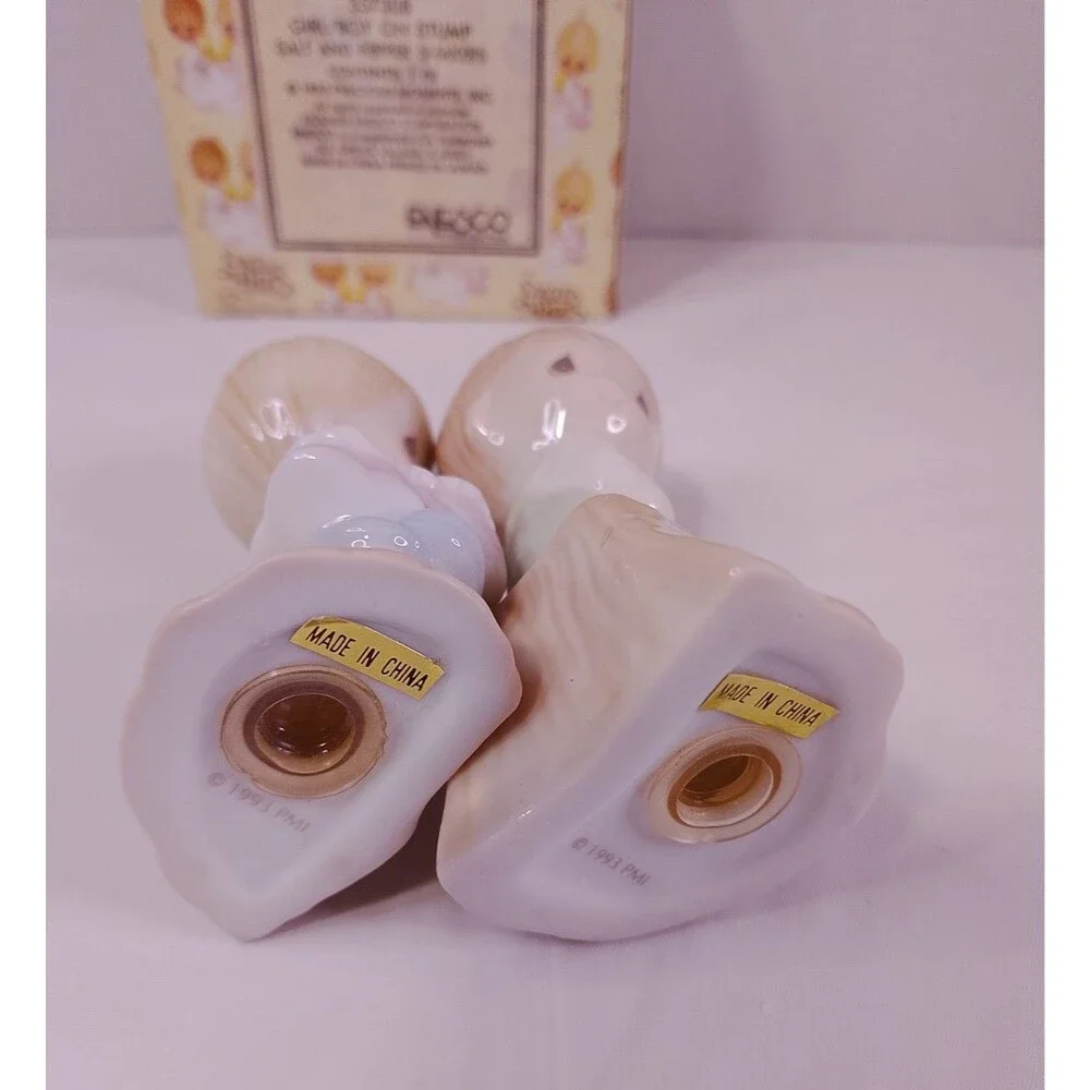 Vintage 1993 Precious Moments 357308 Girl/Boy on Stump Salt & Pepper Shakers Box